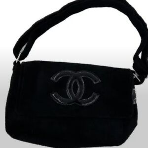 Luxurious Black Shoulder Bag
